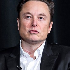 Hanno hackerato il telefono di Elon Musk, ecco cosa hanno trovato